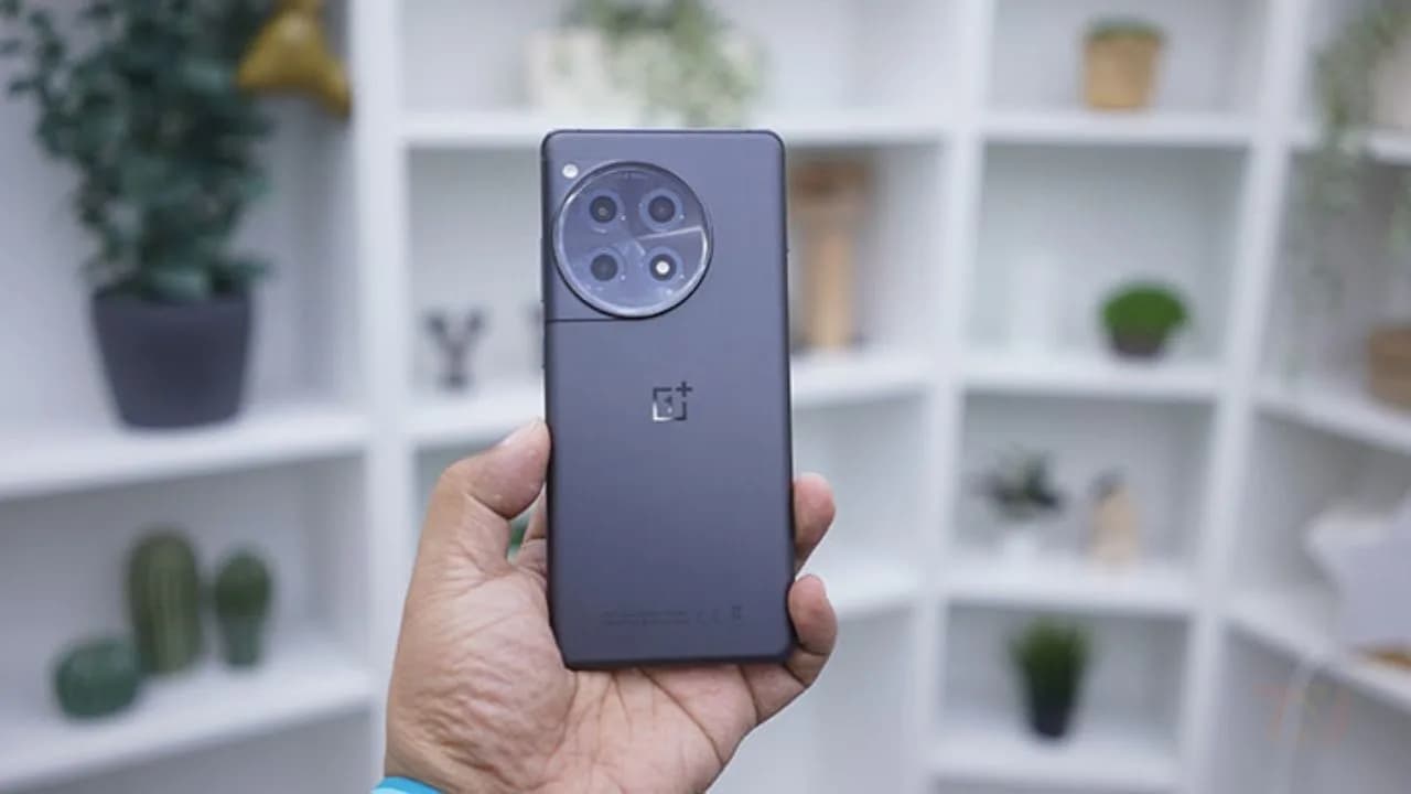 OnePlus 15T adds wireless charging, ultra-thin magnetic cooler