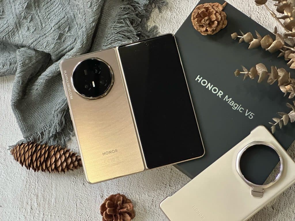 Honor Magic V6 Red Edition Revealed in First Commercial