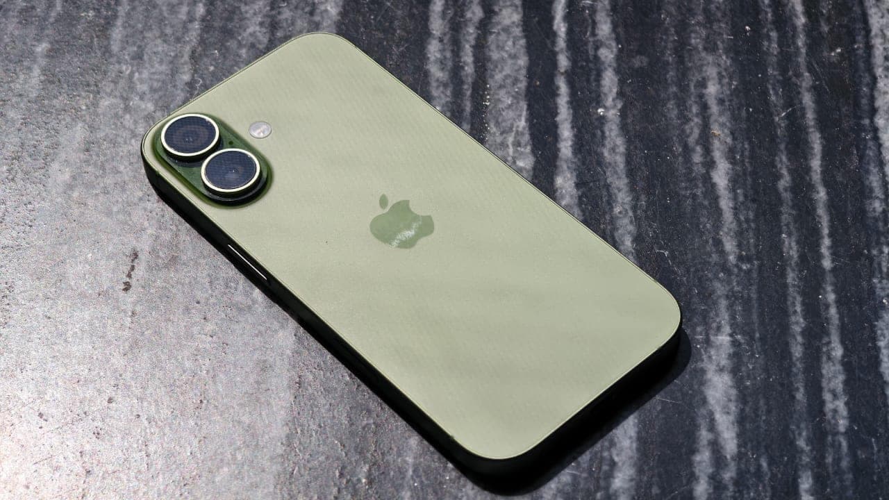 iPhone 17 Price ₹44,768 at Croma Sale: How to Get Deal