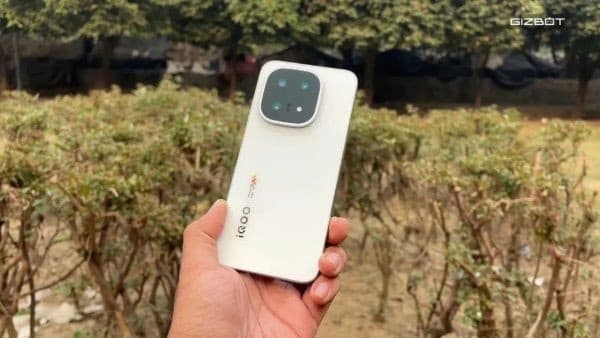 iQOO 16 Leak: 8,500mAh Battery, Dual Speakers, X-Axis Motor